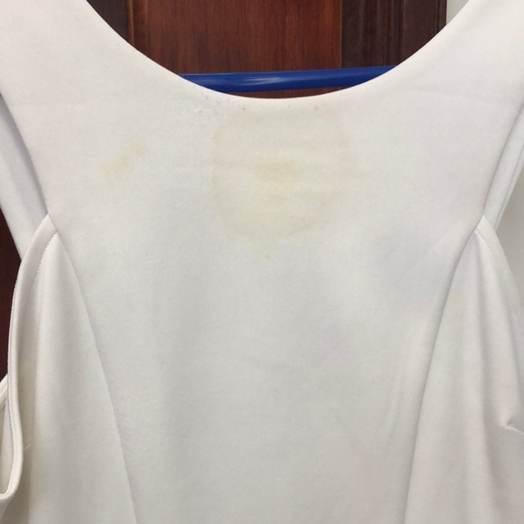 White dress - Picture 4 of 4